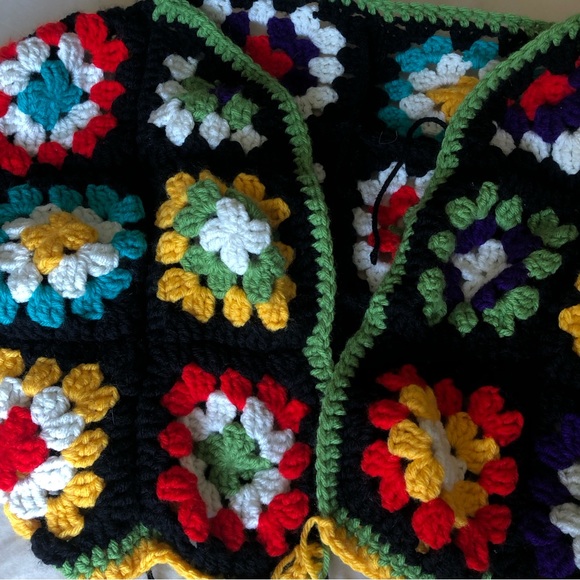 SOLD crocheted granny square crop sweater - Picture 6 of 9